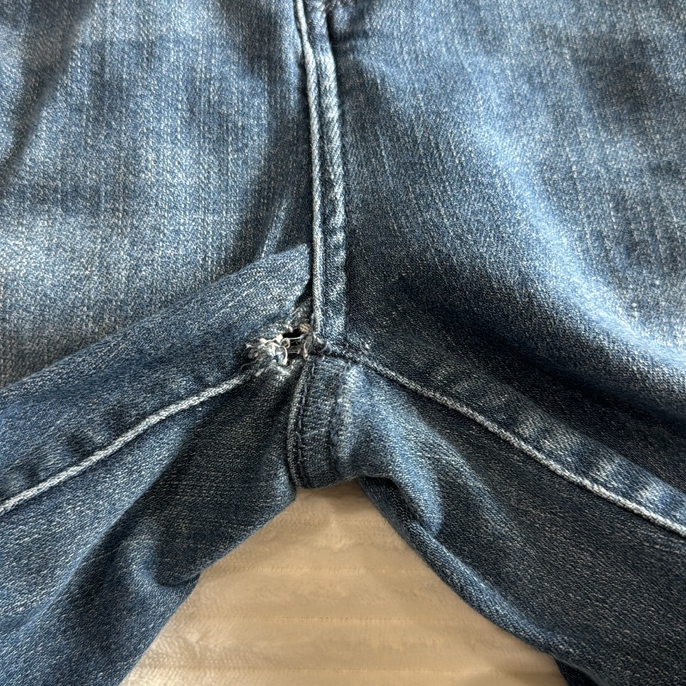 Judy Blue Distressed Jeans Fray Hem 0 / 24 Style# JB88425 - Picture 5 of 12